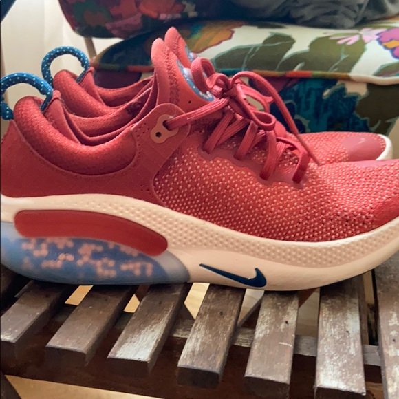 joy red nike